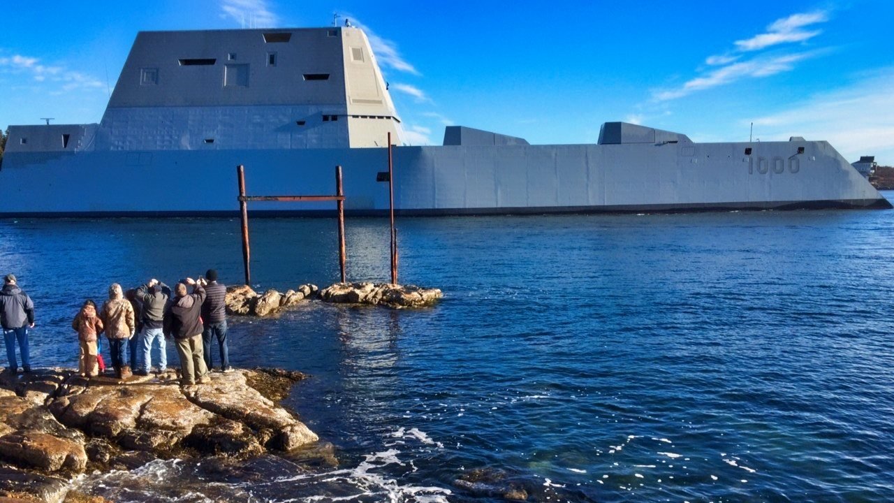 Russia's Battlecruiser Kirov Vs. America's Stealth Destroyer Zumwalt ...